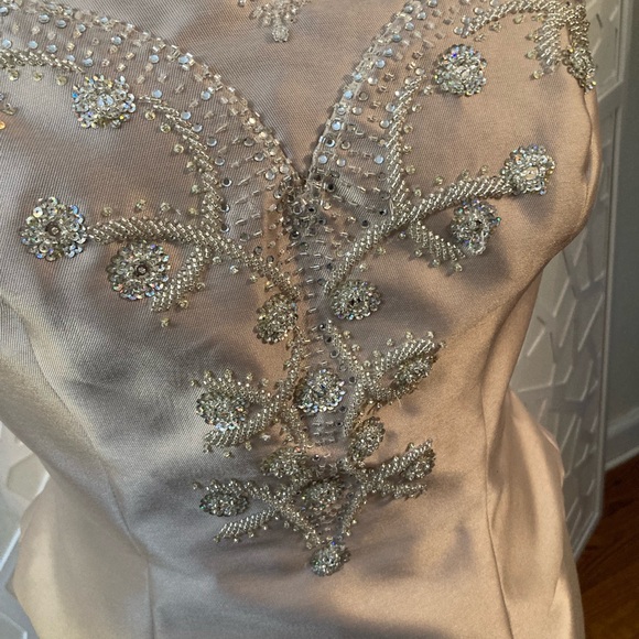 Elegant Satin Evening Gown with Jacket - Picture 2 of 5